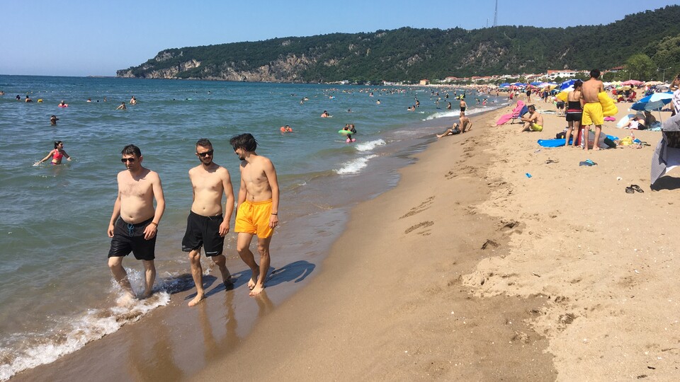 Plajlar kirlendi, birçok noktada yoğunluk oluştu!