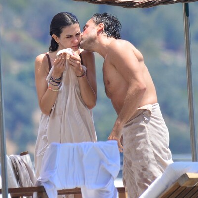 Aşıklar ortaya çıktı