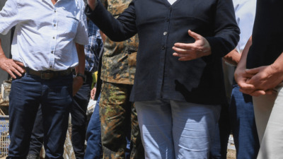 Merkel'den sel bölgesine ziyaret