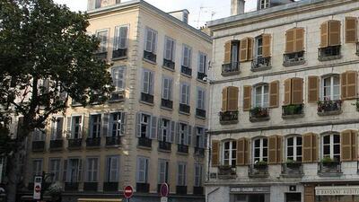 Fransa'da Kovid-19 aşı merkezi kundaklandı