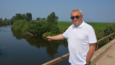 Siyaha büründü, Marmara'ya dökülüyor!