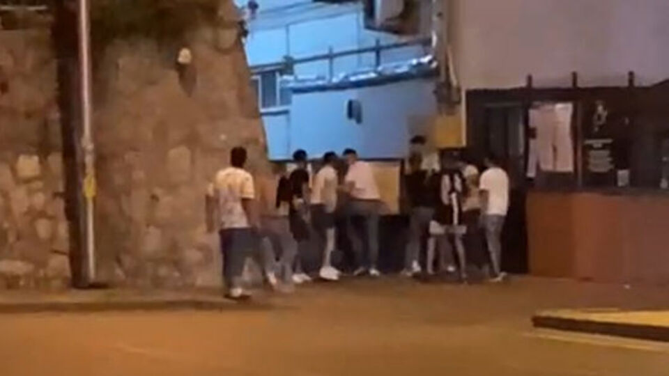 Saldırıya uğrayan gençleri askerler böyle kurtardı