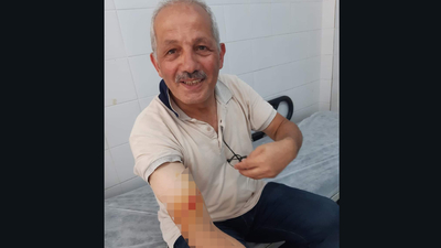 Belediye başkanı, kurban keserken yaralandı