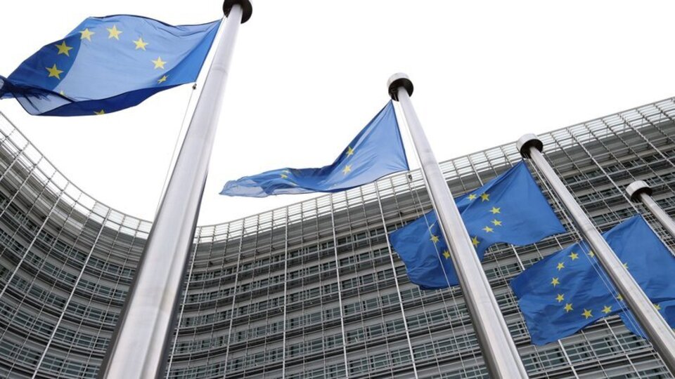 AB'den Polonya ve Macaristan'a yaptırım çıkışı