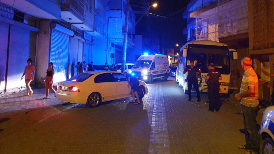 Husumetli olduğu amcası ve kuzenini ağır yaraladı