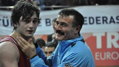 Avrupa Şampiyonu milli boksör evinde ölü bulundu!