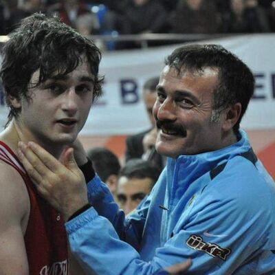 Avrupa Şampiyonu milli boksör evinde ölü bulundu!