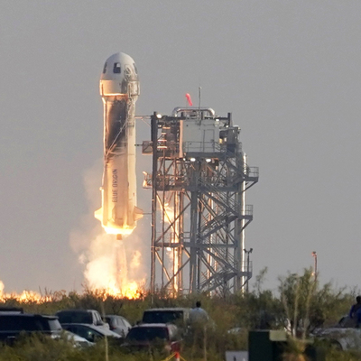 Uzaya uçuşlar başladı! İlk biletler satıldı