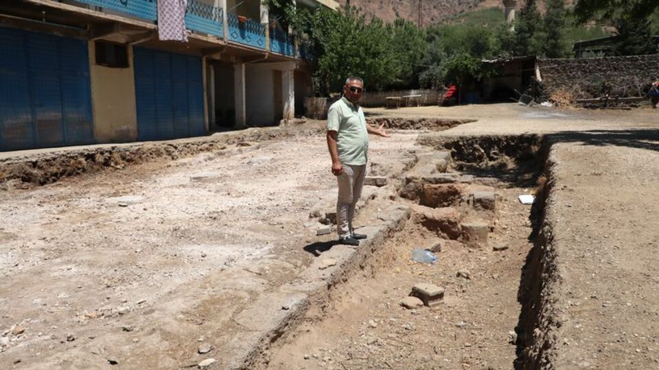 Evinin avlusundan çıktı, taşınması 3 yıl sürdü