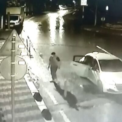 Kartal'da lüks siteye kurşun yağmuru