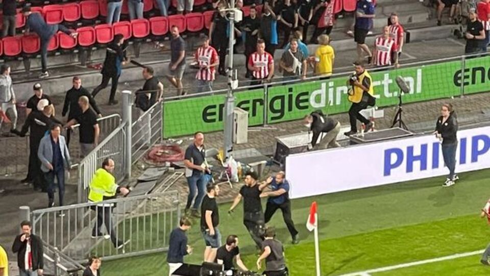 Maçın devre arasında gerginlik!