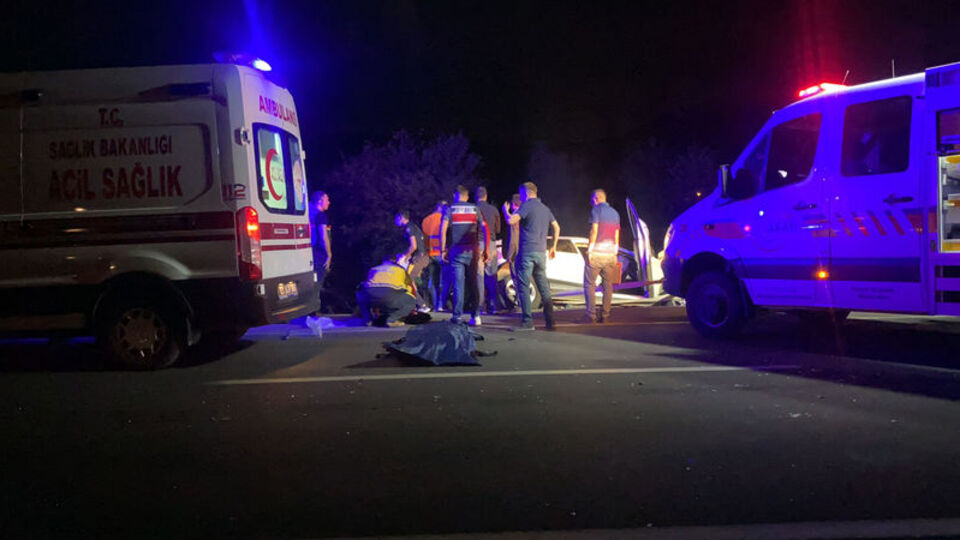 5 araç birbirine girdi, 2'si çocuk 4 kişi öldü!