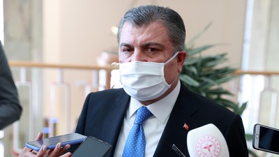 Bakan Koca paylaştı: Ya tedbir ve aşı, ya kısır döngü!