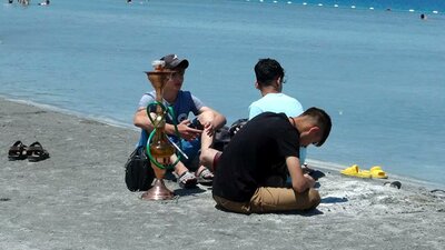 Salda Gölü'nde nargile içenlere idari yaptırım