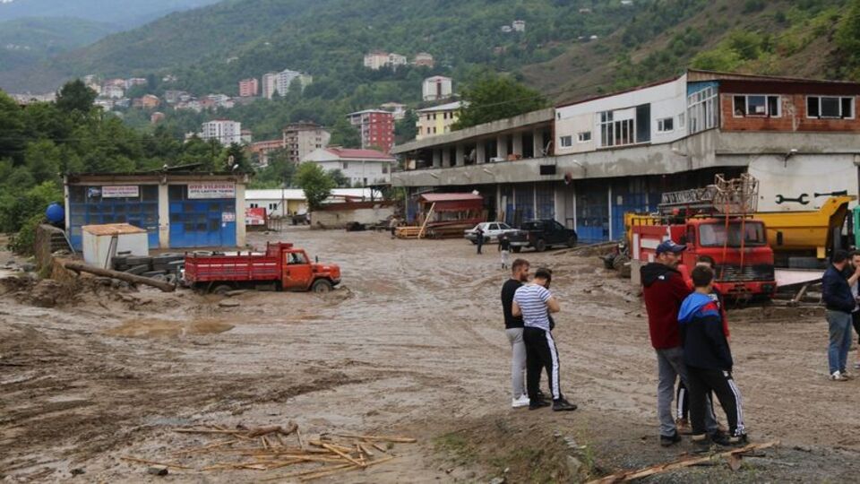 Bakan Soylu Murgul'da inceleme yaptı