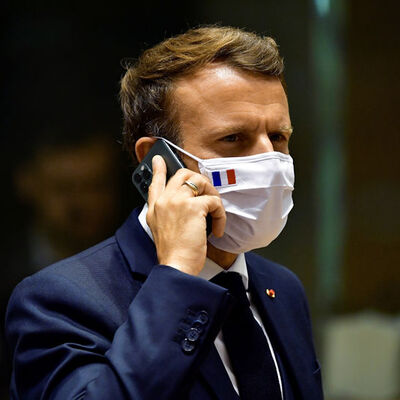Macron cep telefonunu ve numarasını değiştirdi