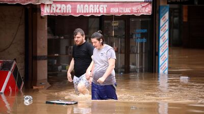 4 bölgede sağanak, 4 il için sel uyarısı