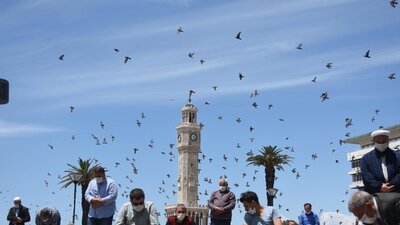 İzmir cuma namazı saati kaçta?