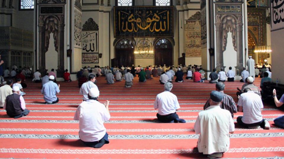 Bursa Cuma namazı saati kaçta?