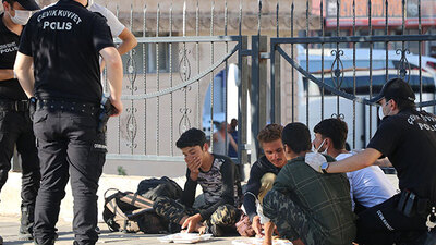 Yemeklerini yediler ardından gözaltına alındılar