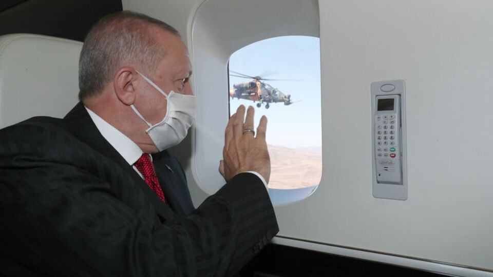 Cumhurbaşkanı'nı taşıyan helikoptere hava muhalefeti engeli