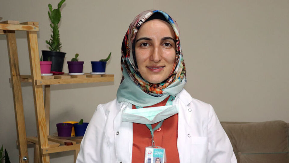 Bakan Koca paylaşmıştı! Hataylı hemşireden çağrı!