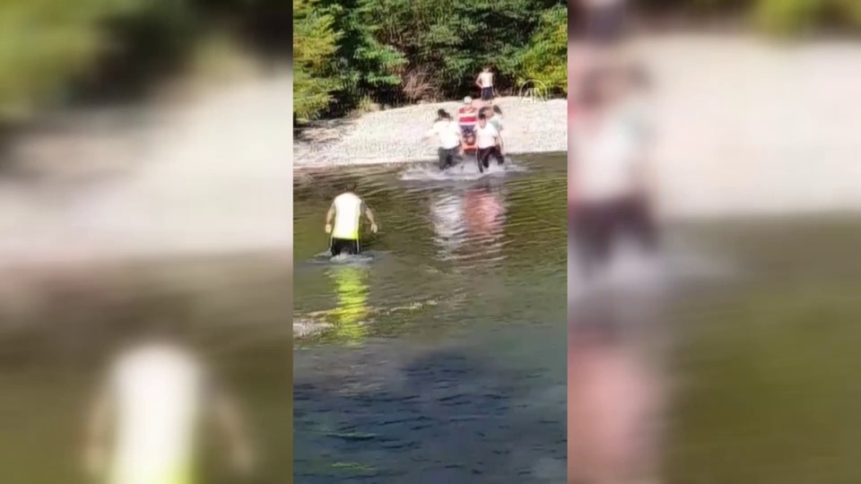 Baba ve 3 çocuğunu kurtaran kişi boğuldu