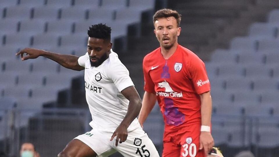 Altay, Poko'nun sözleşmesini uzattı