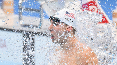 Yüzmede madalyalar sahibini buldu