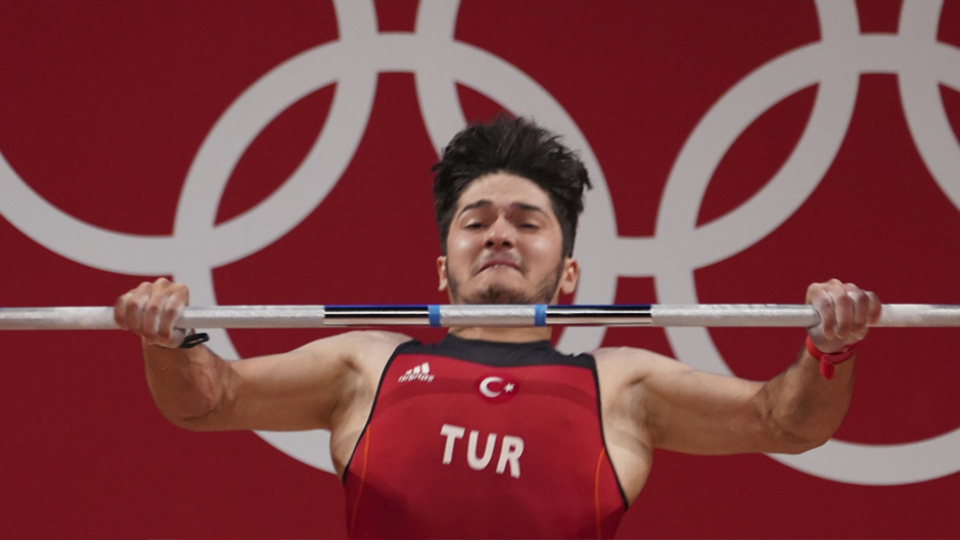 Özbek, dereceye giremedi