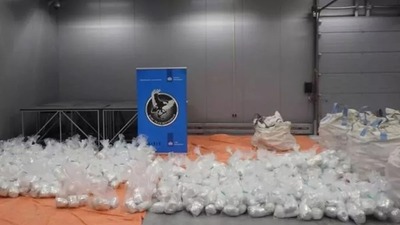 Hollanda'da limanda 1 tondan fazla kokain ele geçirildi