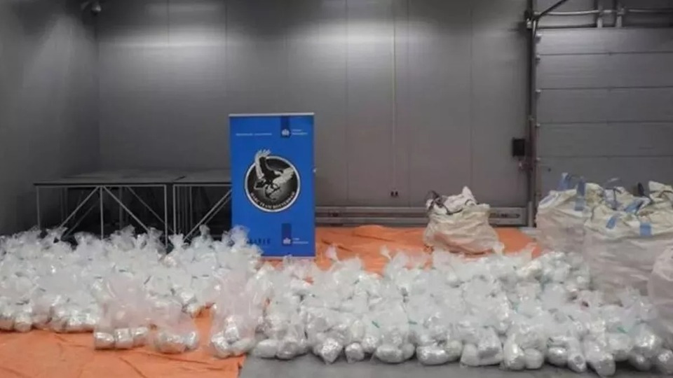 Hollanda'da limanda 1 tondan fazla kokain ele geçirildi