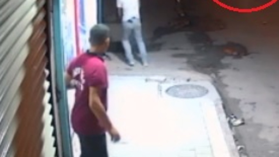 Motosikletten rastgele ateş açtı!