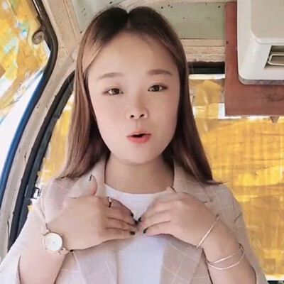 Çinli sosyal medya fenomeni 50 metrelik vinçten düştü!