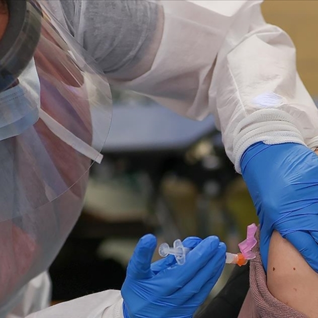 New York'taki çalışanlara aşı veya haftalık test zorunluluğu