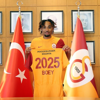 Galatasaray transferi açıkladı!