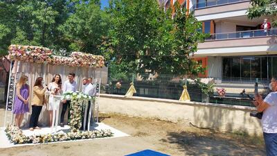 Belediye Başkanı koronaya yakalandı! Evin balkonundan nikah kıydı