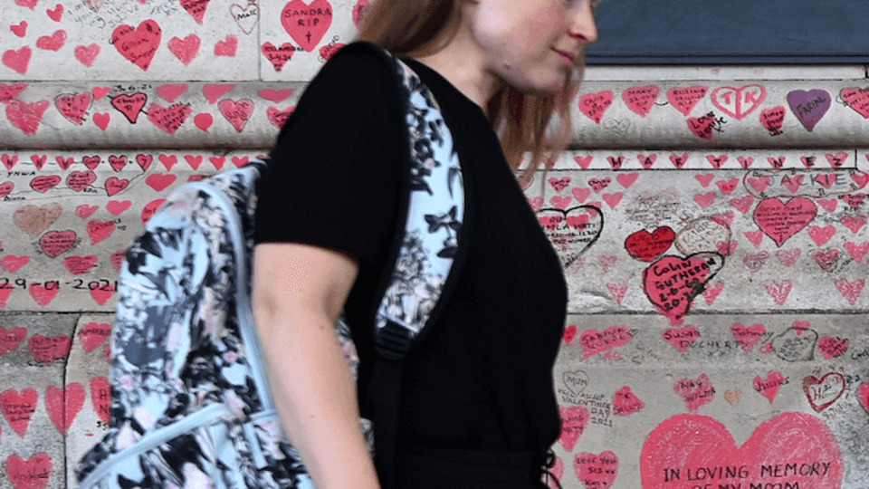 AB'nin yalnızlık raporu: En fazla genç nüfus etkilendi