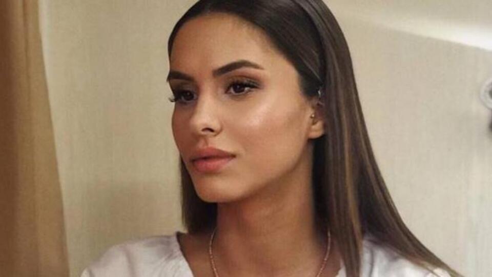 Ayşegül Çınar kimdir?