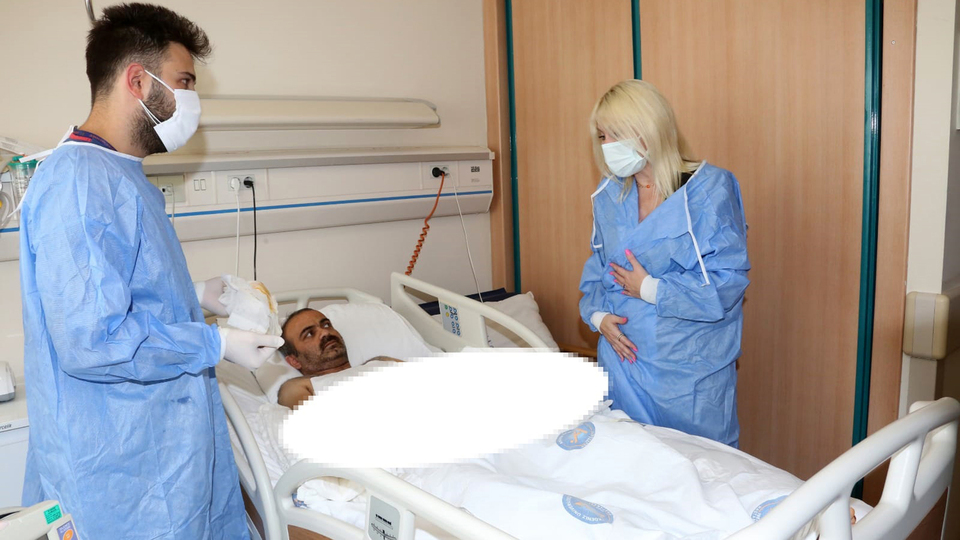 Kol nakli olmuştu! 29 gün sonra parmakları oynatılınca...