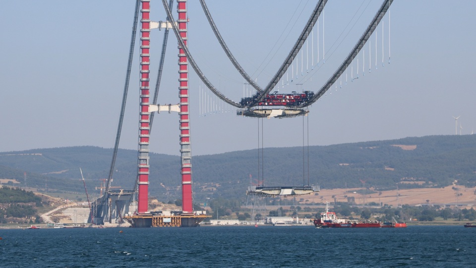 Dev montaj başladı