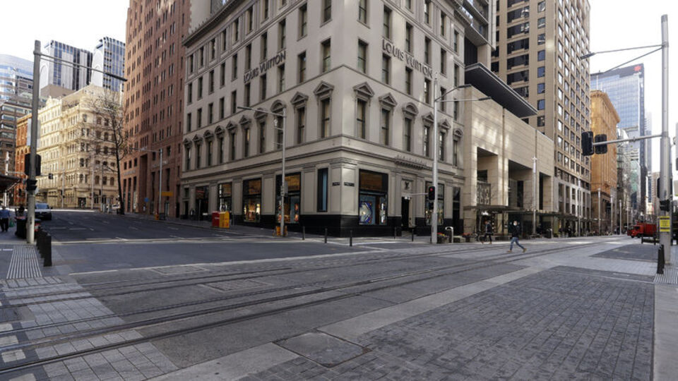 Sydney'de Kovid-19 yasakları uzatıldı