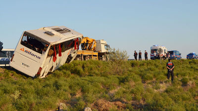 Aksaray'da yolcu otobüsü devrildi: 22 yaralı