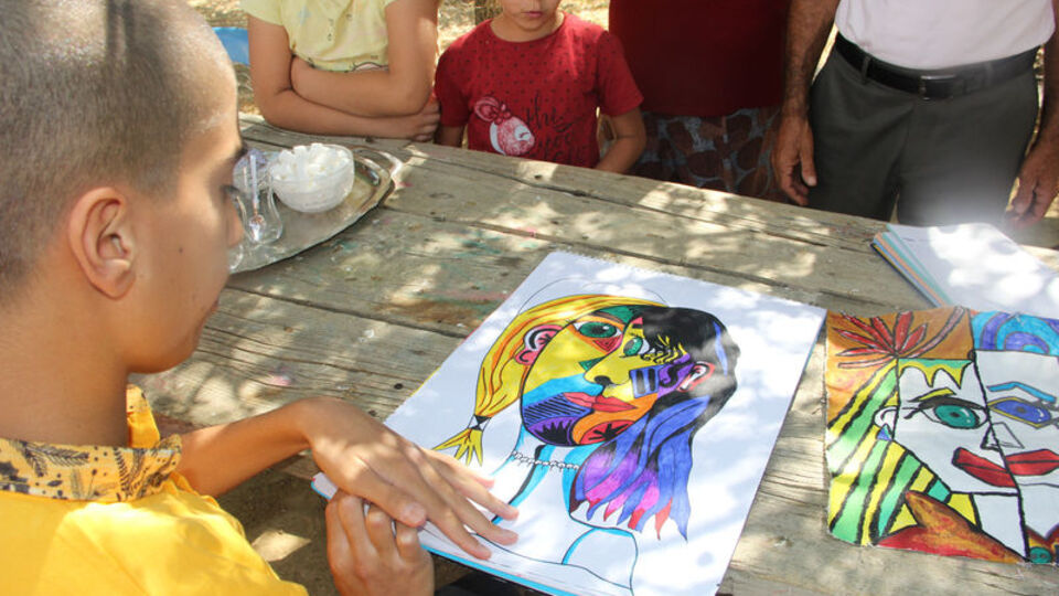 Ona Picasso Ali diyorlar! İşte köyün ressamı