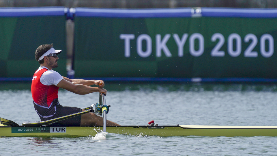 Onat Kazaklı D finalinde