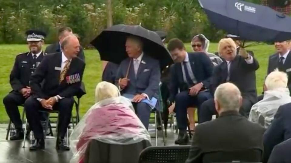 Johnson'ın şemsiyeyle sınavı!