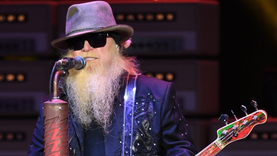 Ünlü müzisyen yaşamını yitirdi