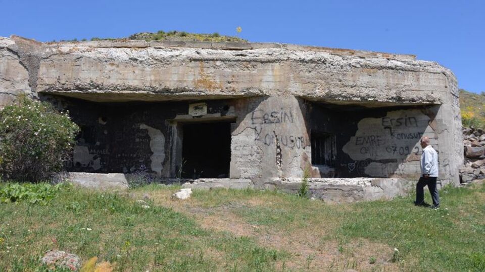 Rus tehdidine karşı yapılmıştı... Arazide kaldı