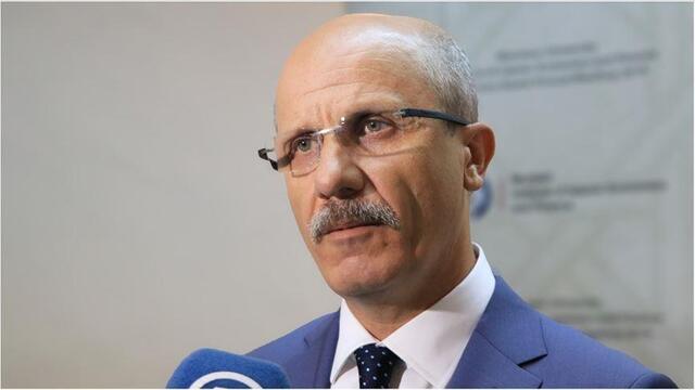 Erol Özvar kimdir?
