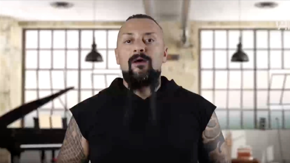 Ünlü şarkıcı Hayko Cepkin'den aşı çağrısı